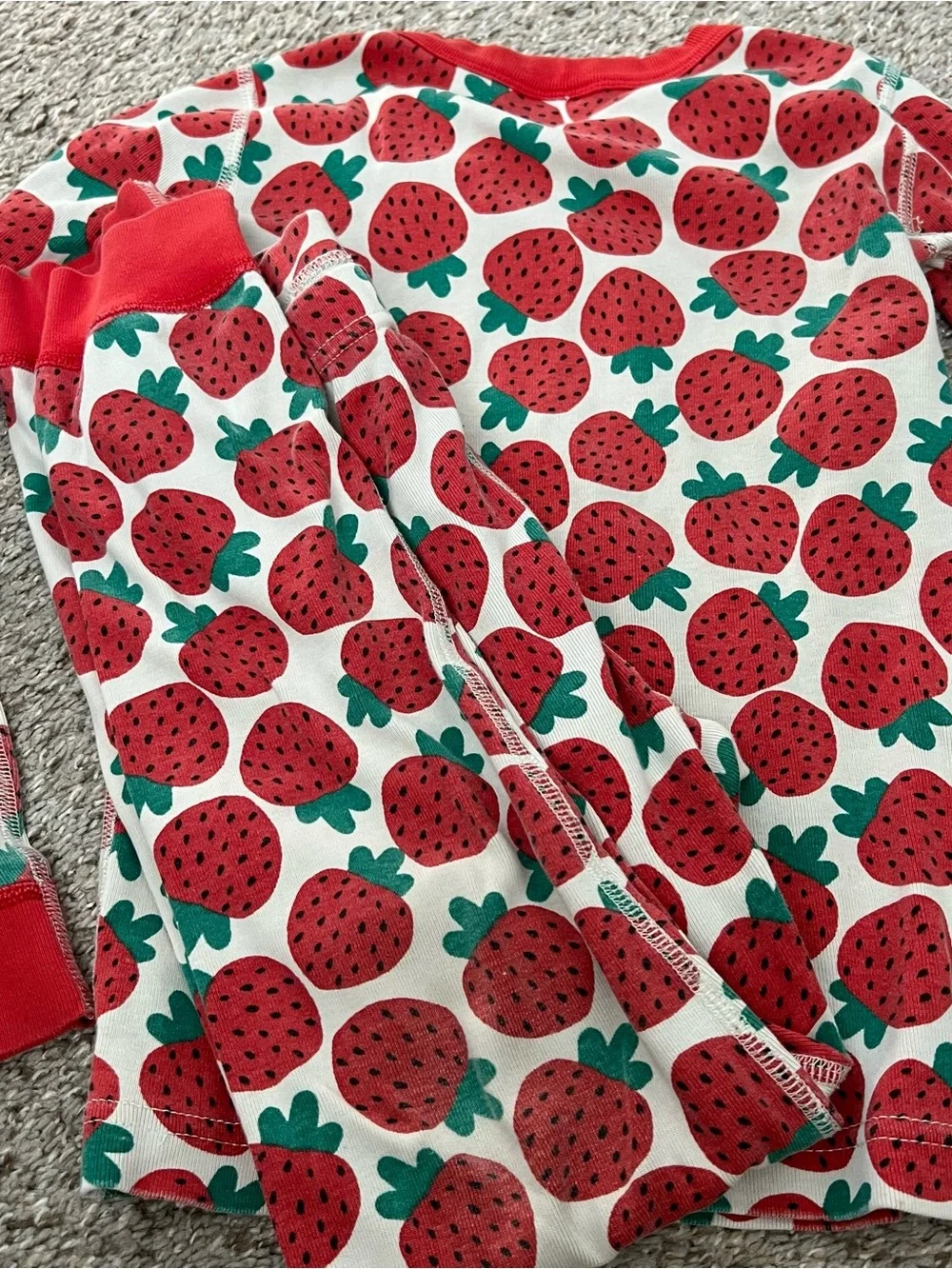 Hanna Andersson Red Strawberry Print Kids Pajama Set Size 8